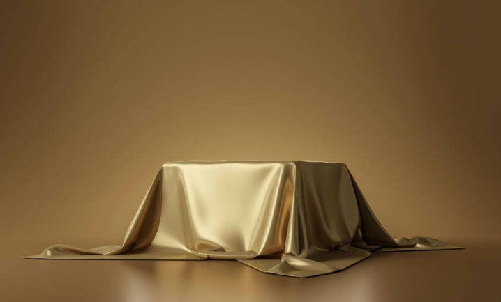 Премиальные бренды и предметы роскоши: должны ли они конкурировать?